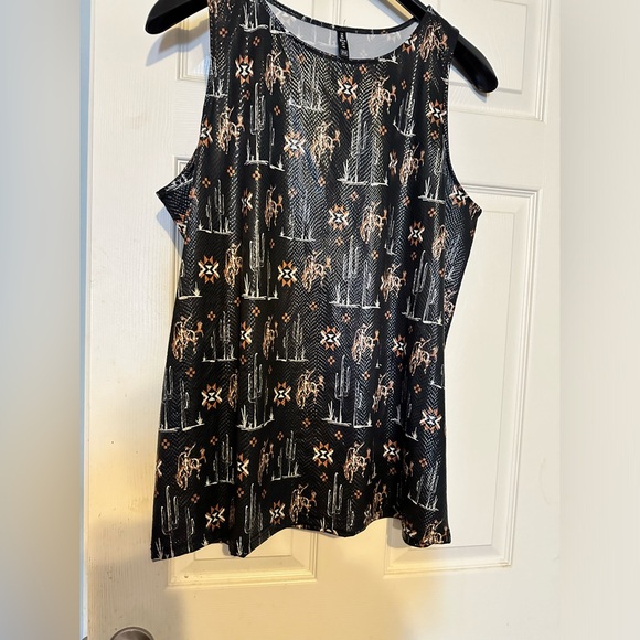 2fly Saddle buster tank SOLD - Picture 2 of 4